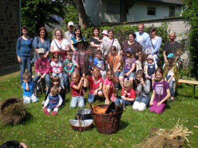 files/kinderkulturwelt/HPFOTOS/Hexen basteln2.jpg